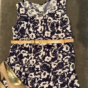 Motherhood Sleeveless Floral Maternity Dress